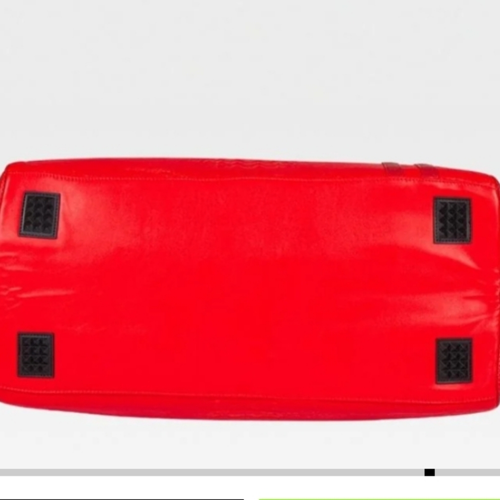 Elegant Red Travel Bag Set By Tote And Carry - Picture 6 of 16
